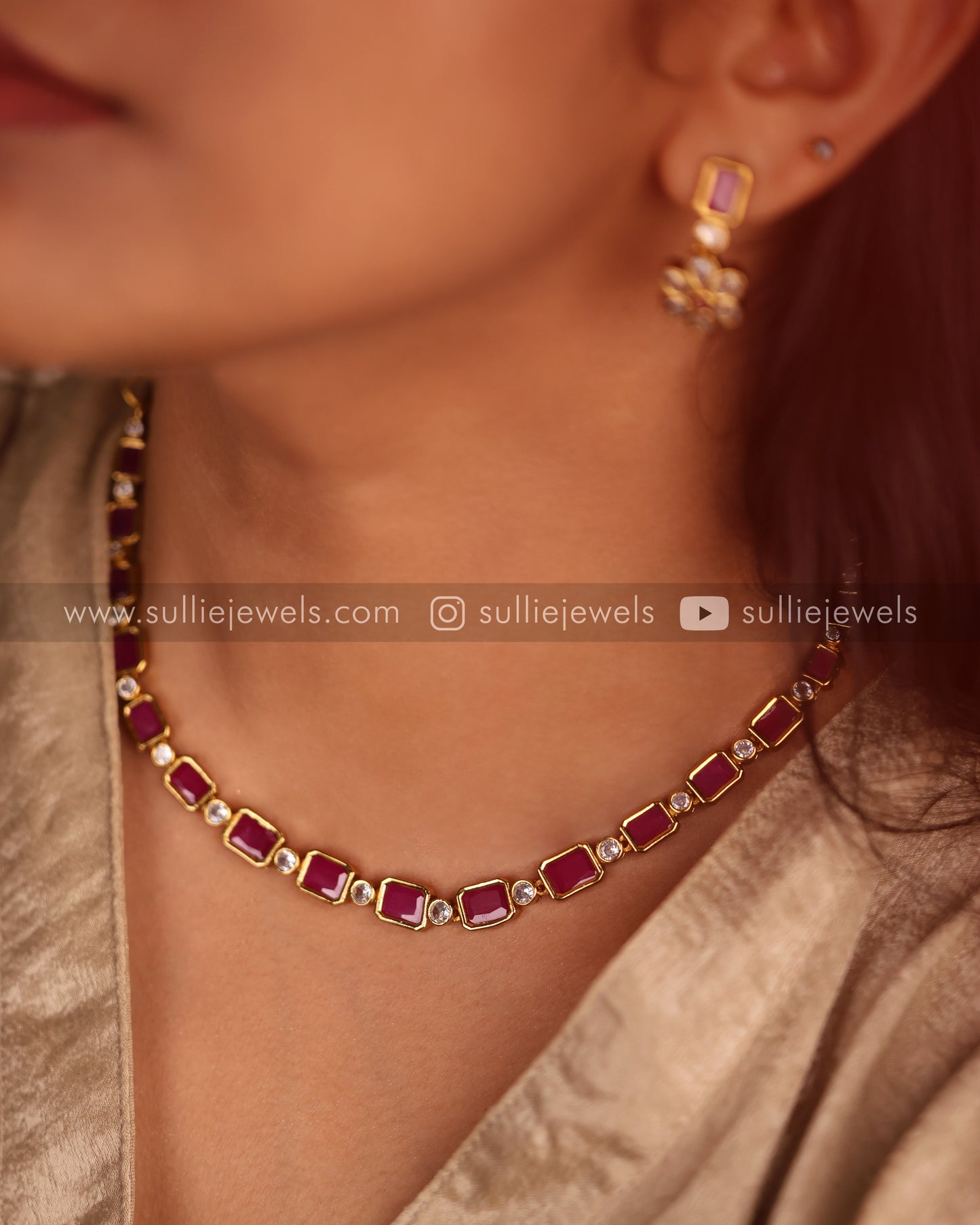 Gold Finish Stone Necklace Set