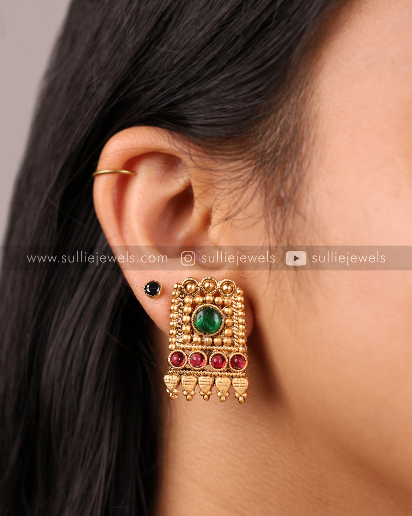 Reversible Lakshmi Pendant Set with 2 earrings