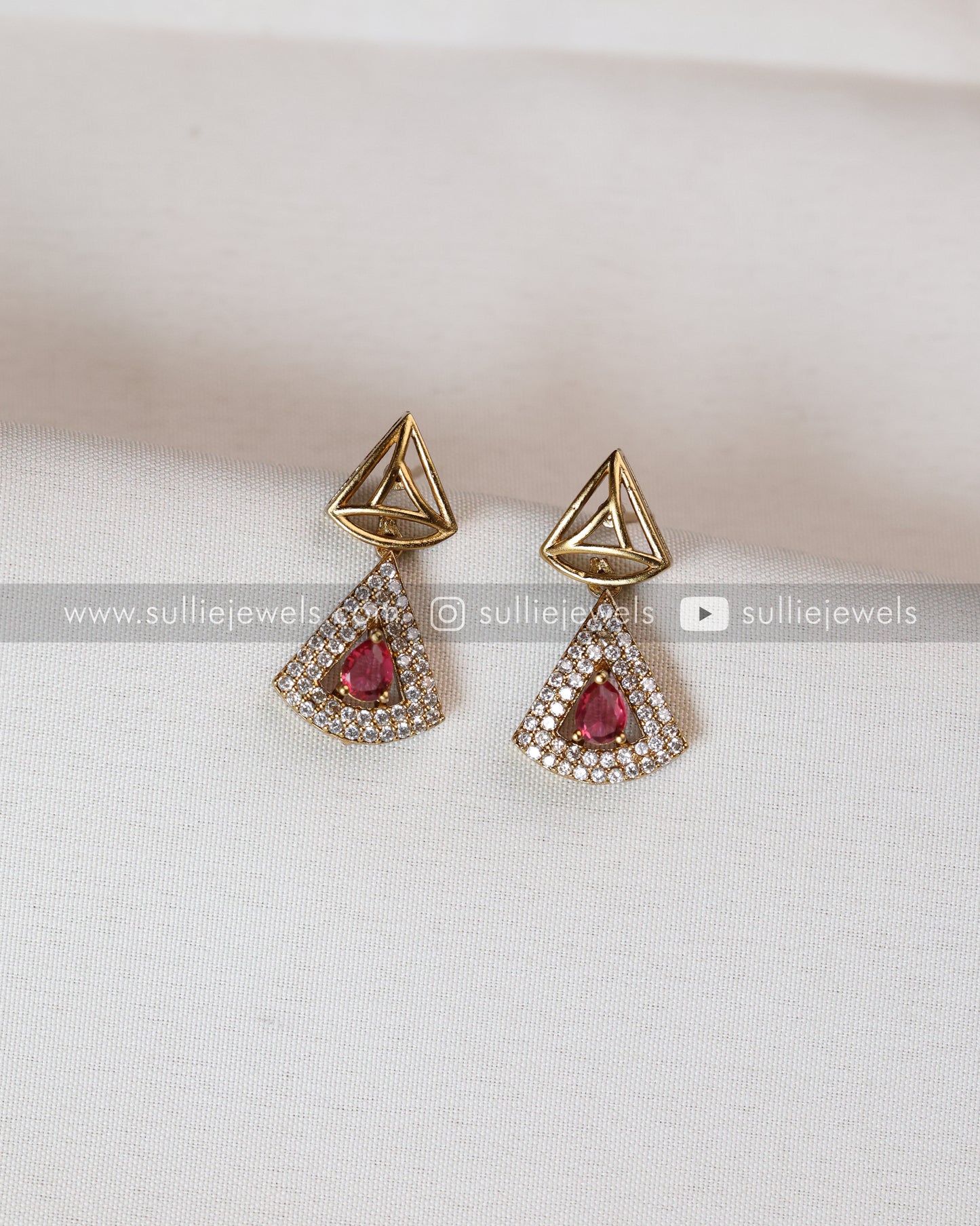 Diamond Triangular Necklace with Stud - Red