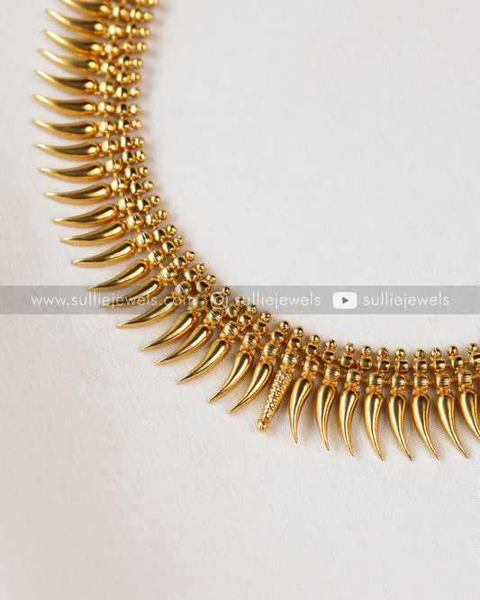 Minimal Golden Spike Necklace with Stud