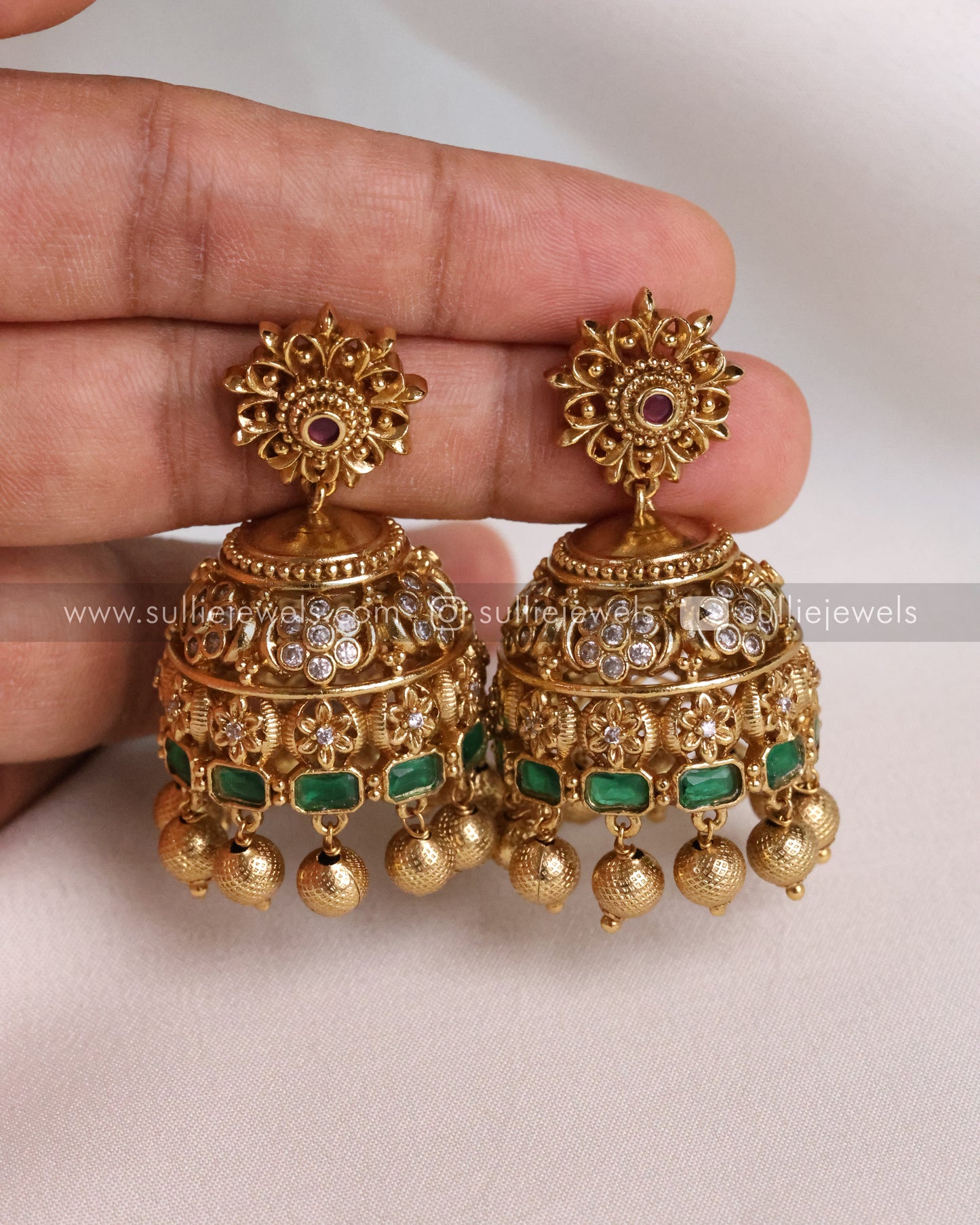 Floral Green Gold No Idol Choker with Earring