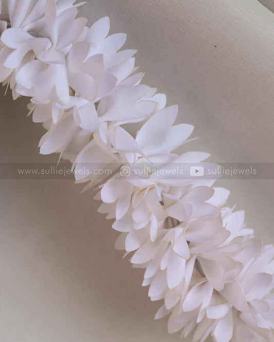 White Flower Strand