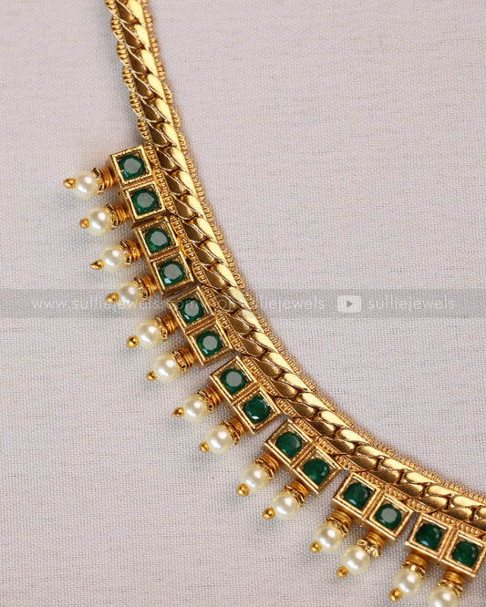 Sullie Basic - Green Pearl Necklace with Stud