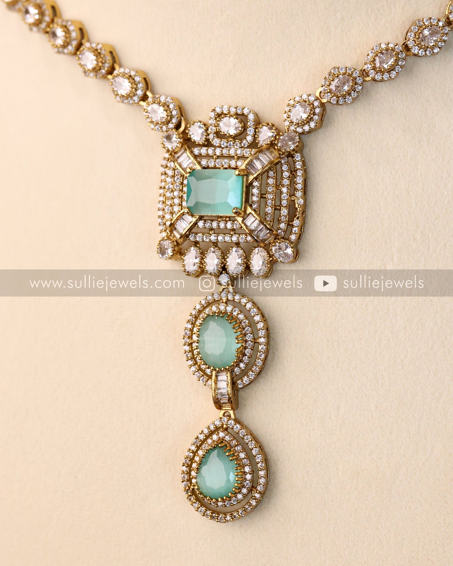 Mint Green Pendant Necklace with Earring