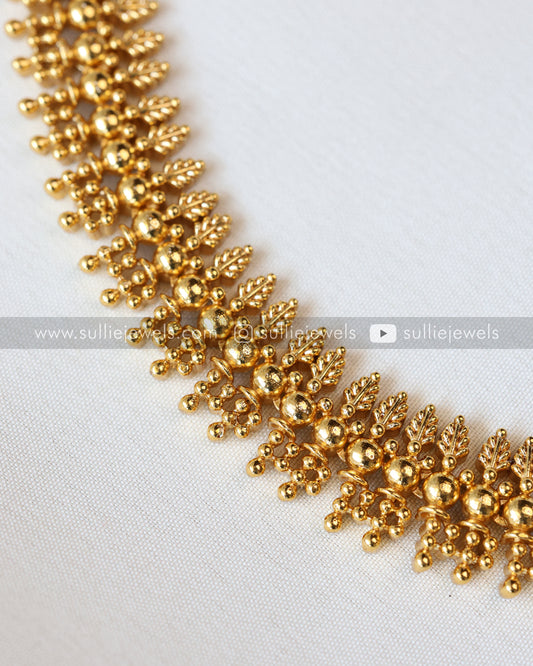 Minimal Golden Spike Necklace with Jhumka