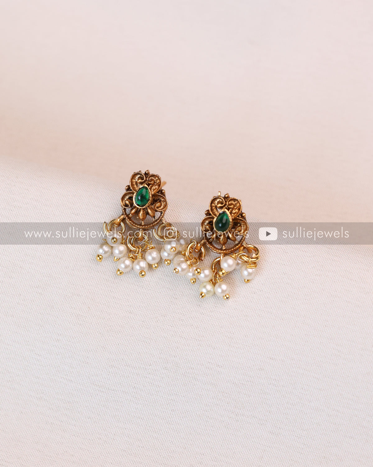 Sullie Basic - Venkateshwara Emerald Pearl Necklace with Stud