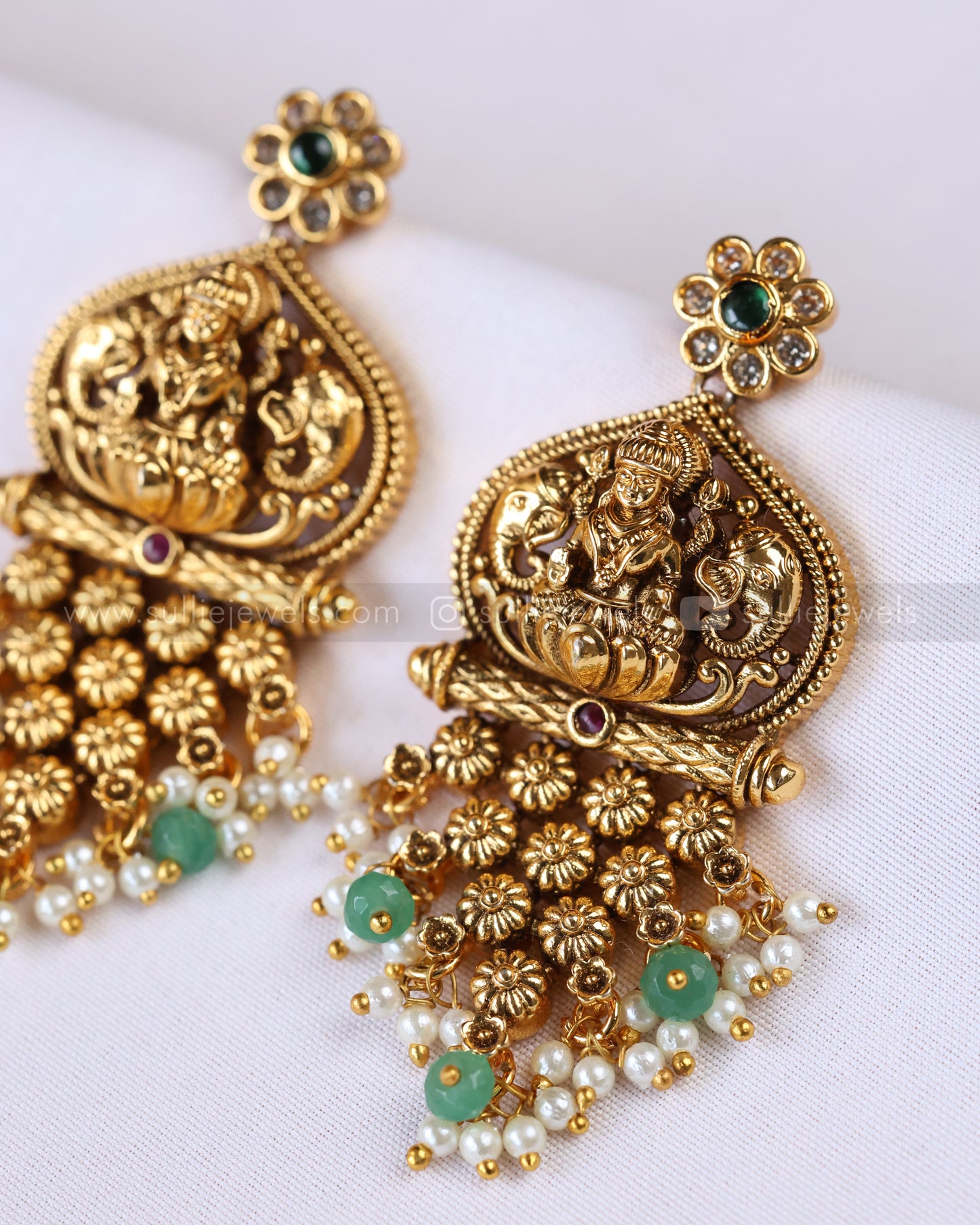 3906 - Traditional Lakshmi Attigai Necklace with Earring