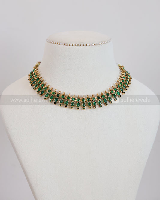 3925 - Sullie Basic - Green Raindrop Stone Necklace with Jhumka