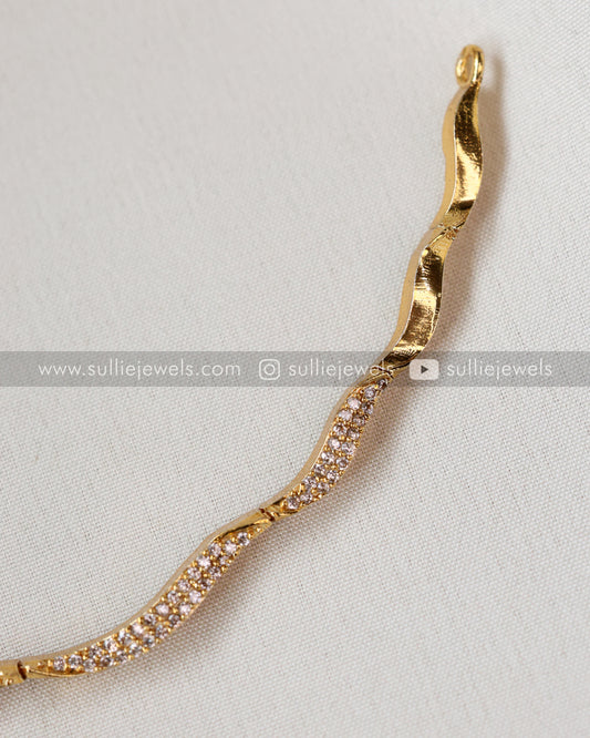Diamond Curvy Necklace with Studs