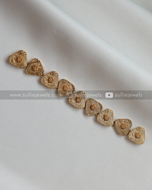 Sullie Basic - Gold Triangular Necklace with Stud