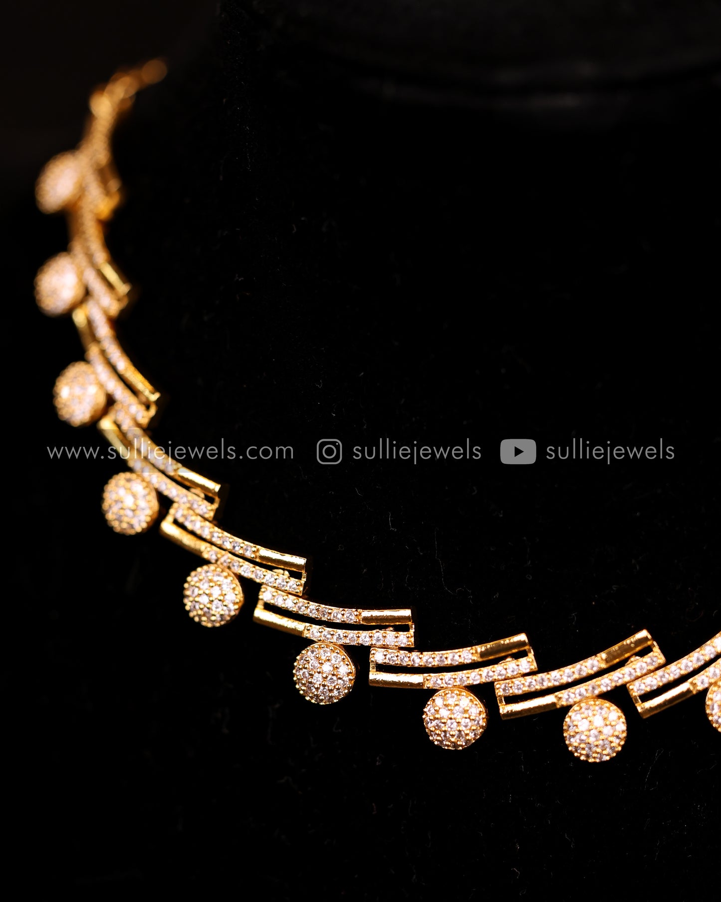 AD Curve Ball Necklace Set
