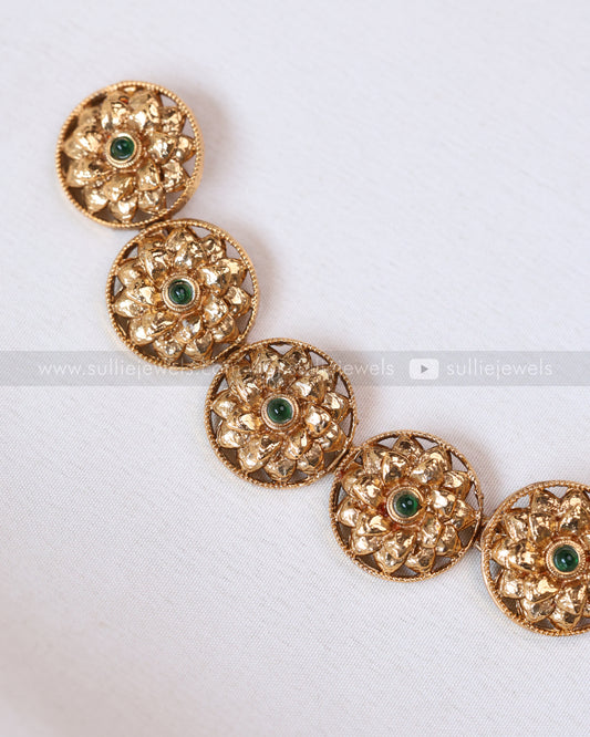 3743 - Sullie Basic - Round Green Flower Necklace with Stud