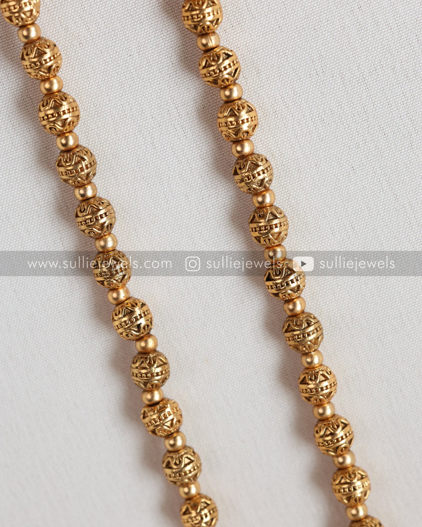 Sullie Basic - Coral & Green Chain Lakshmi Detailed Pendant with Jhumka