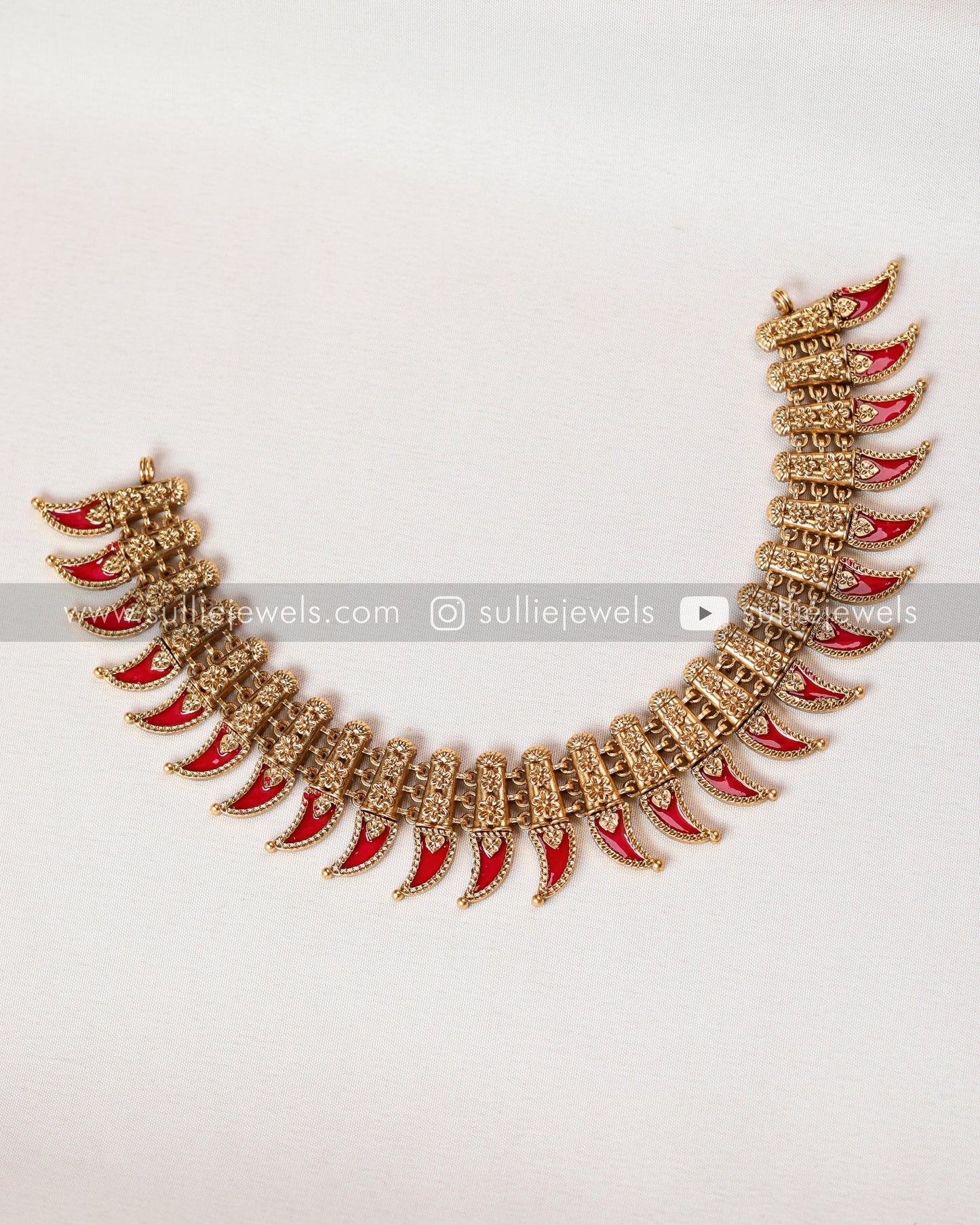 Sullie Basic - Red Palakka Necklace with Stud