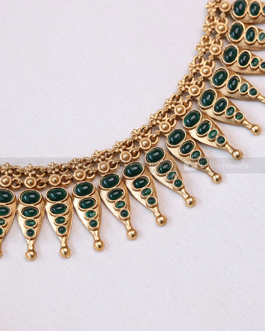 3740 - Green Stone Golden Spike Necklace with Stud