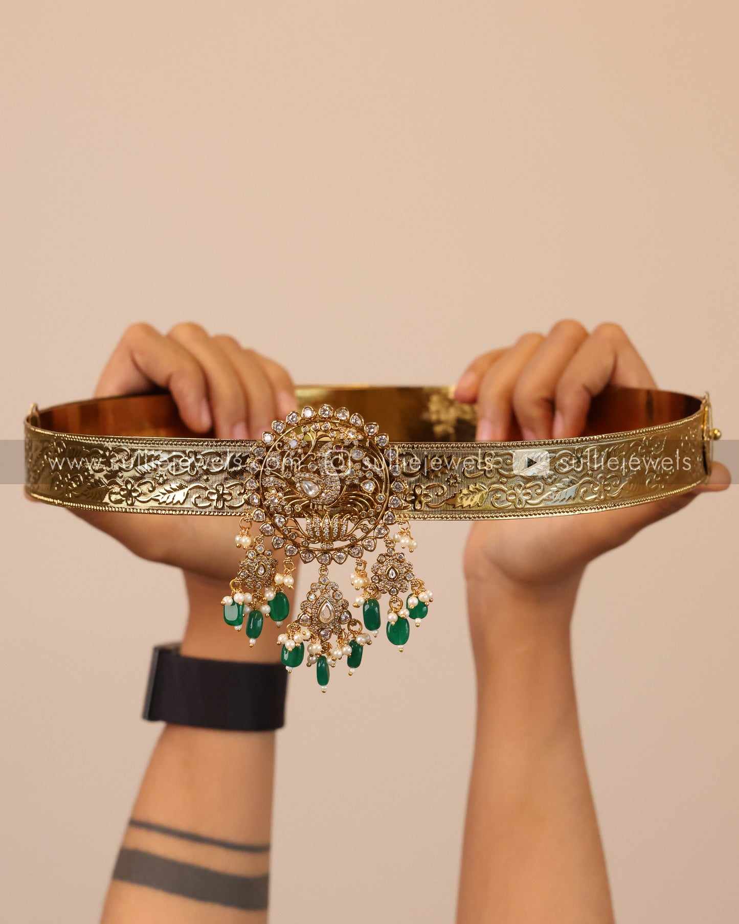 AD Peacock Centrepiece with Green Beads Hip Belt
