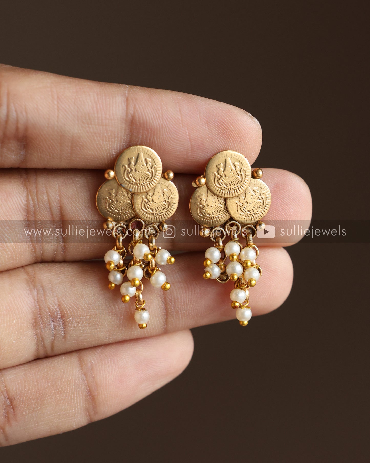 Lakshmi Coin Pearl Neckace with Stud