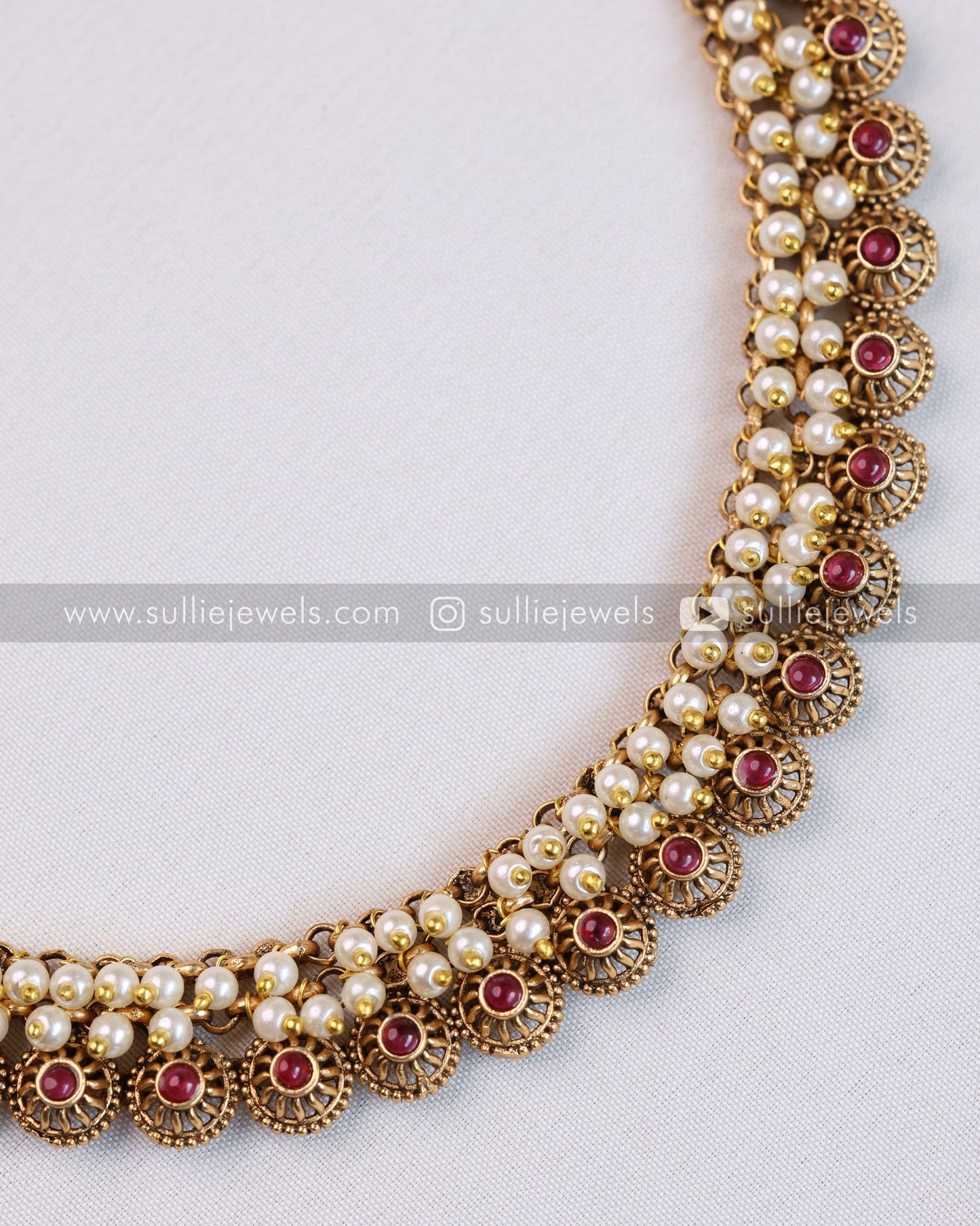 Stone Pearl Neckace with Stud