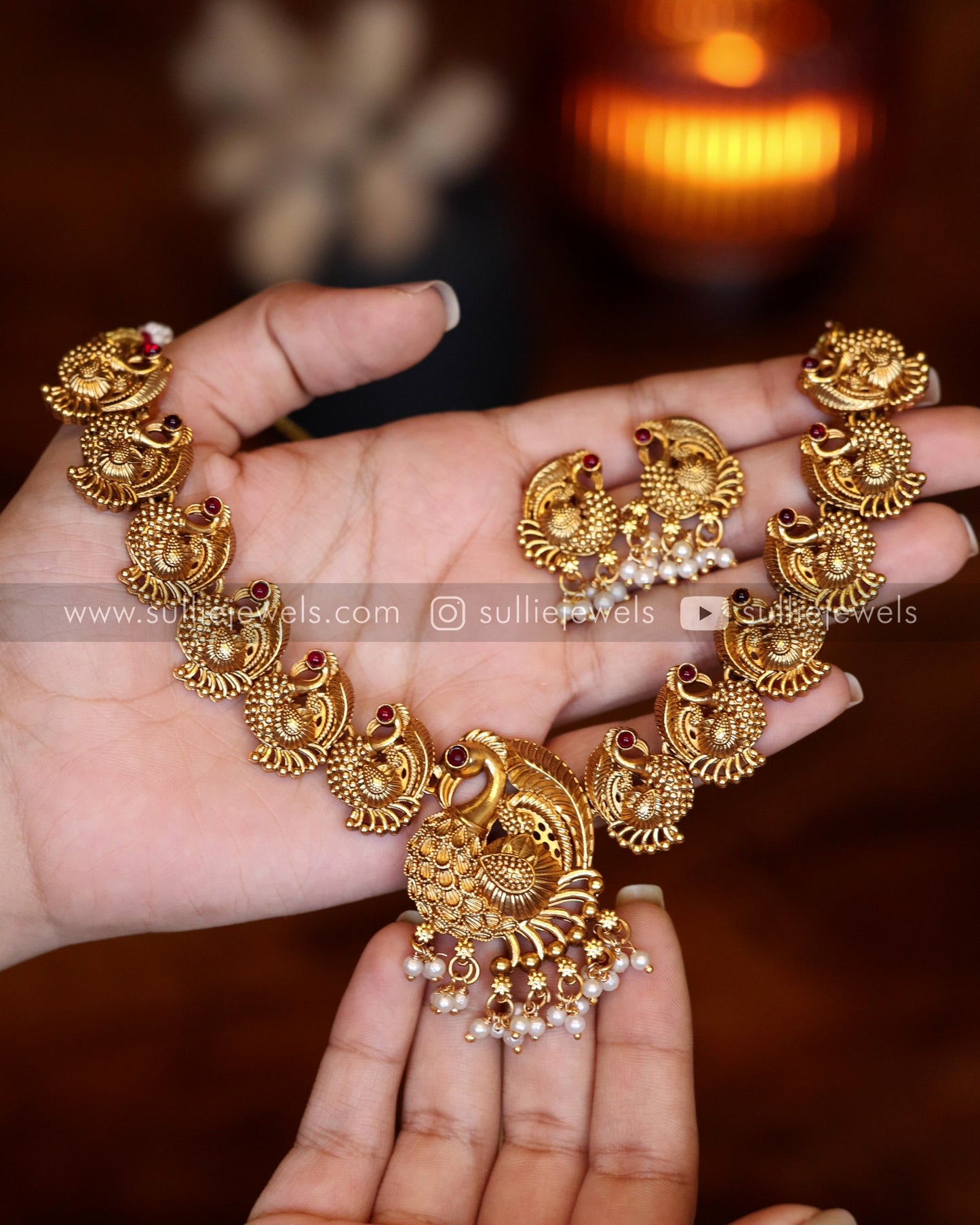 Peacock Detail Gold Necklace Set