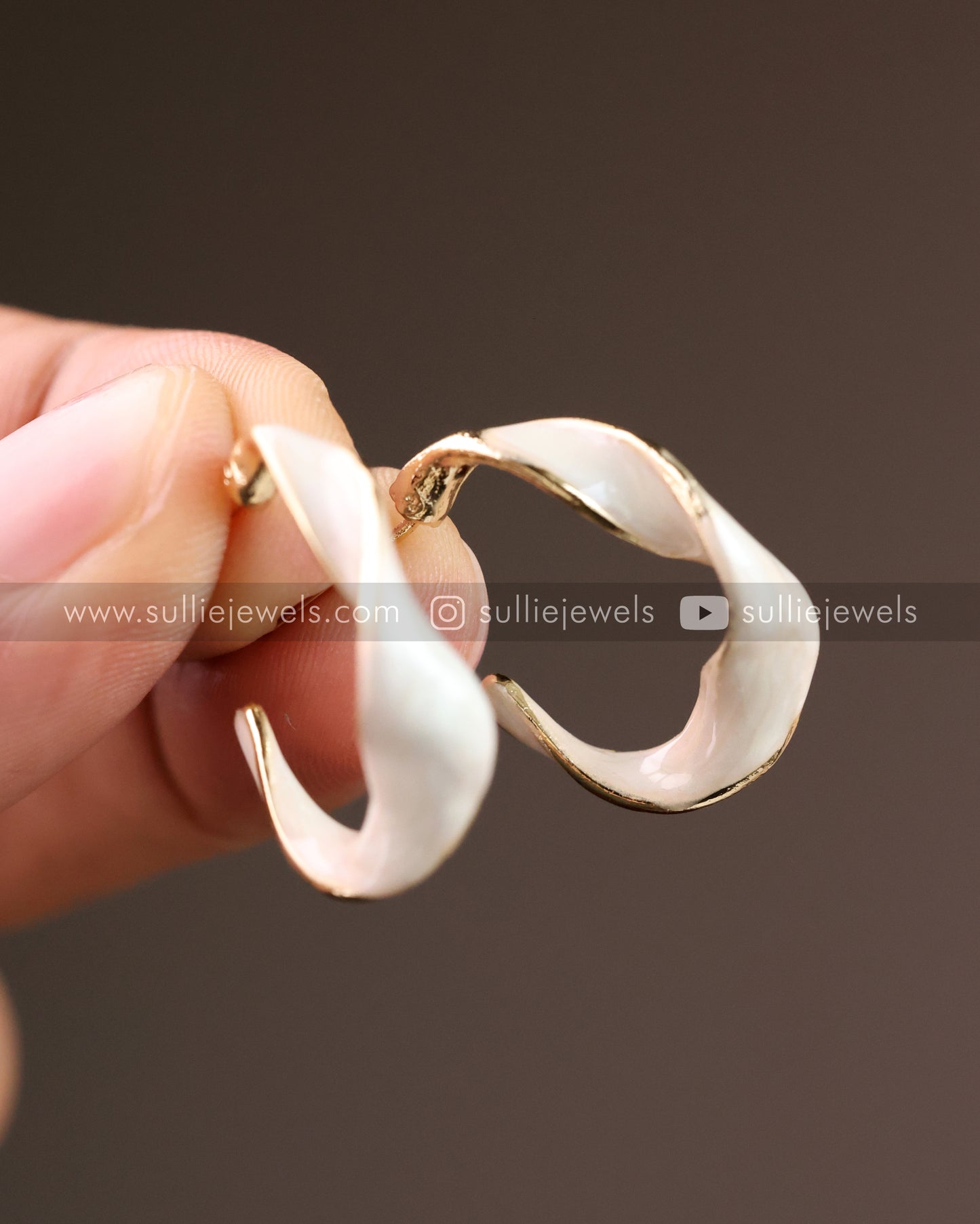 White Minimal Twisted Hoop