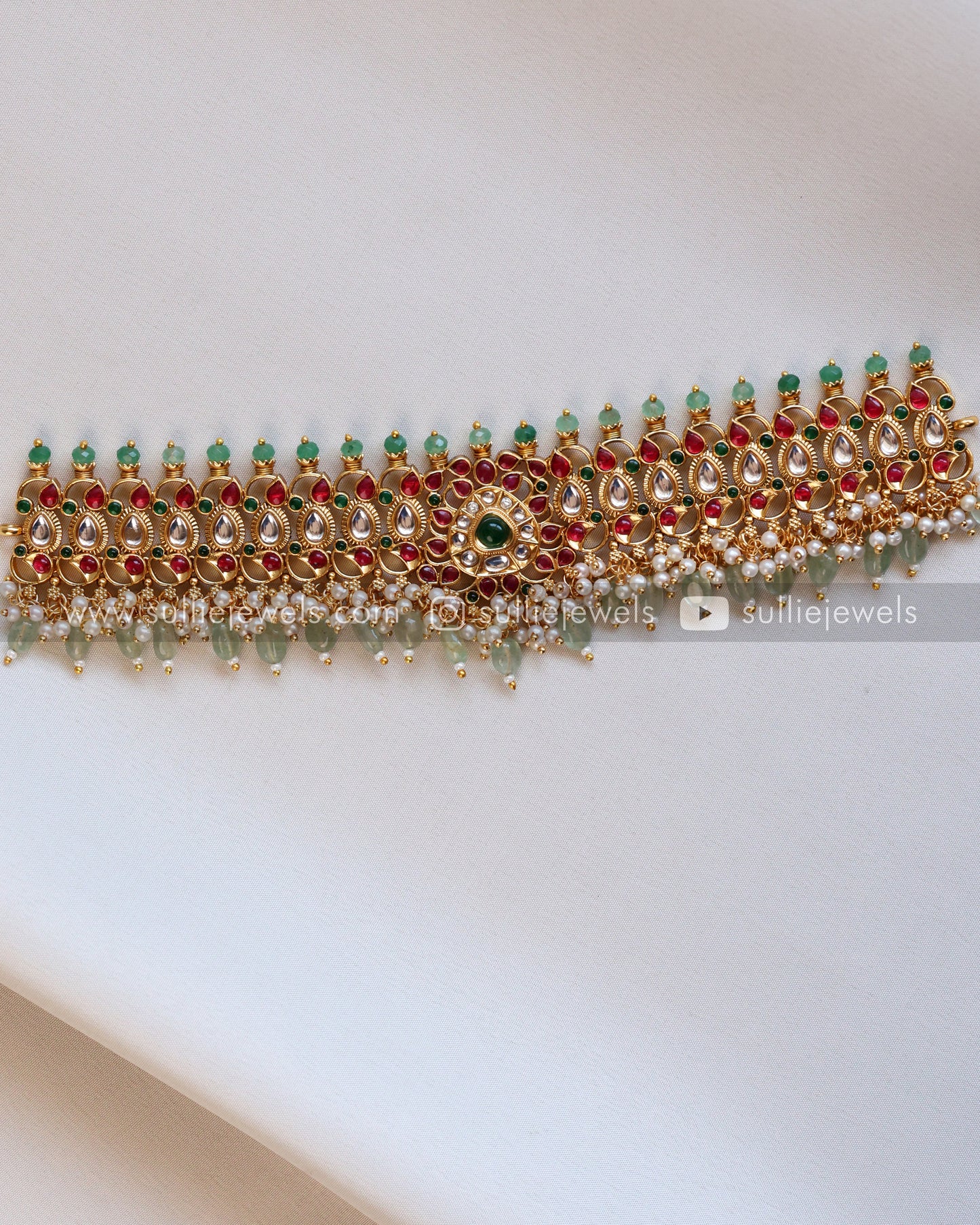 Kemp Stone Mint Beads Choker with Earring