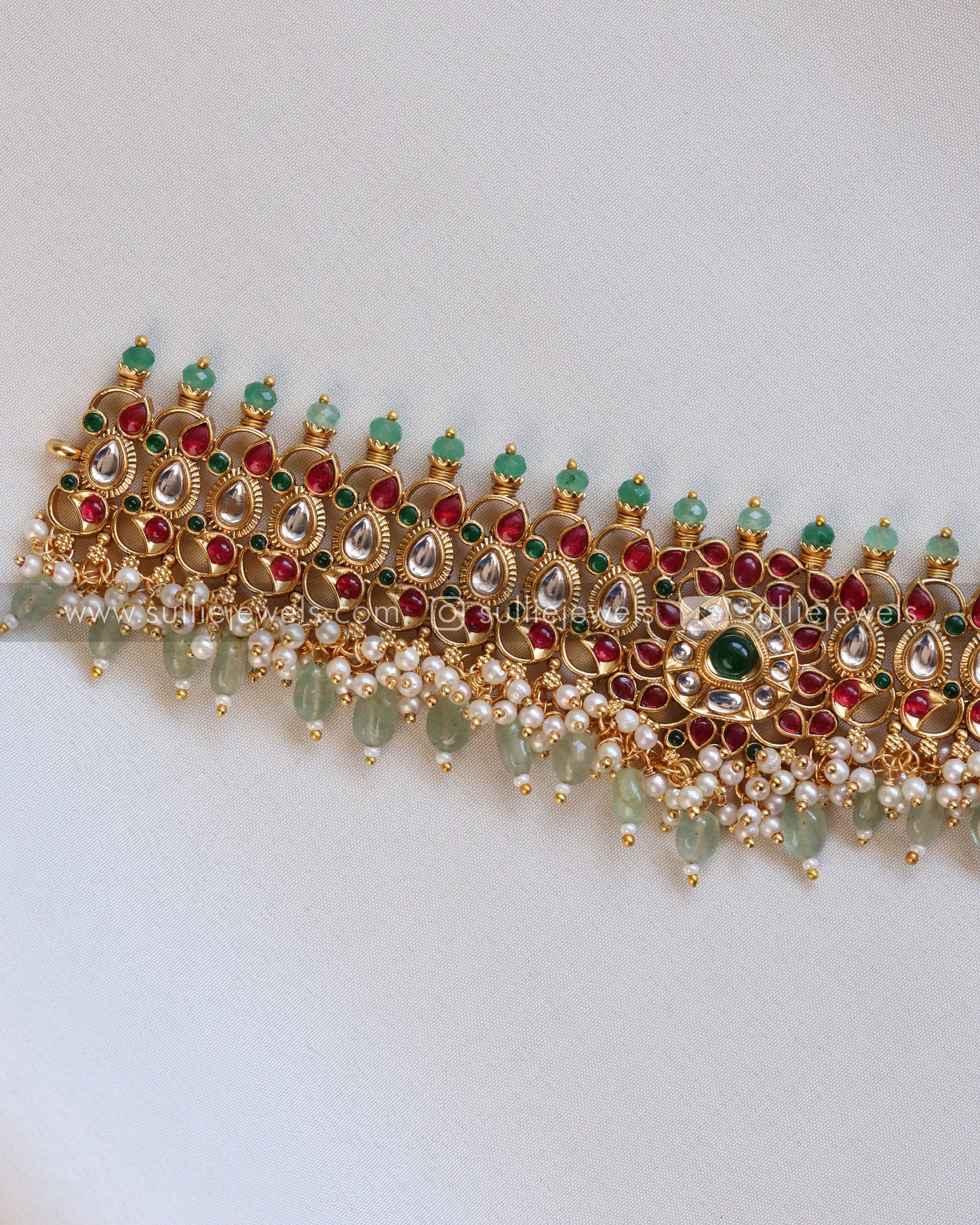 Kemp Stone Mint Beads Choker with Earring