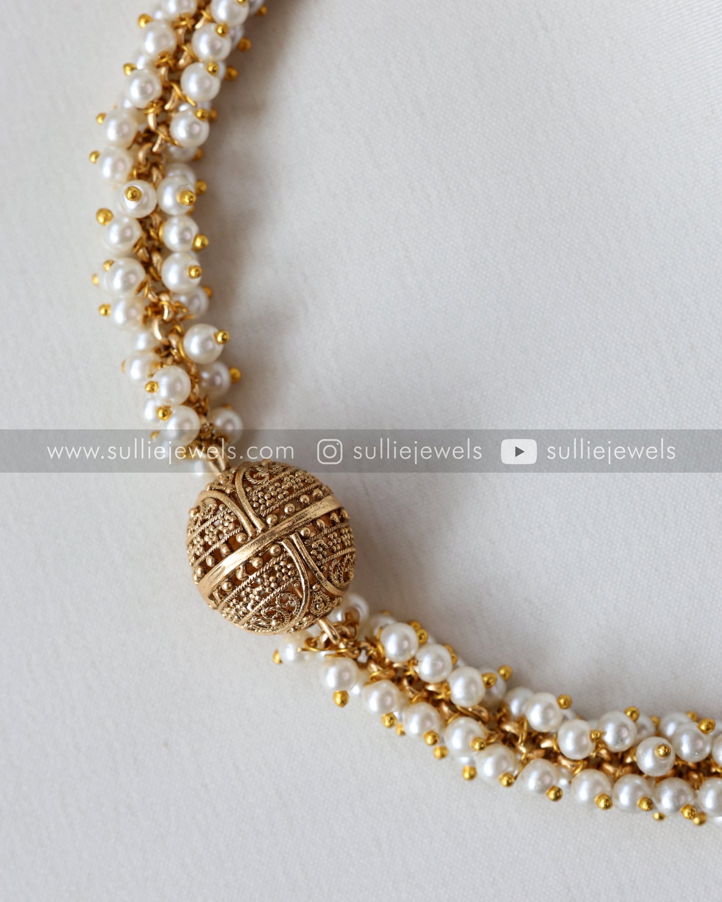 Sullie Basic - Golden Sphere Choker / Necklace with Stud