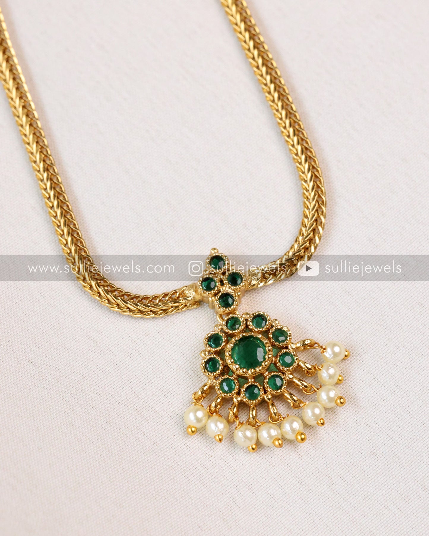 Traditional Attigai Green Stone Choker with Earring