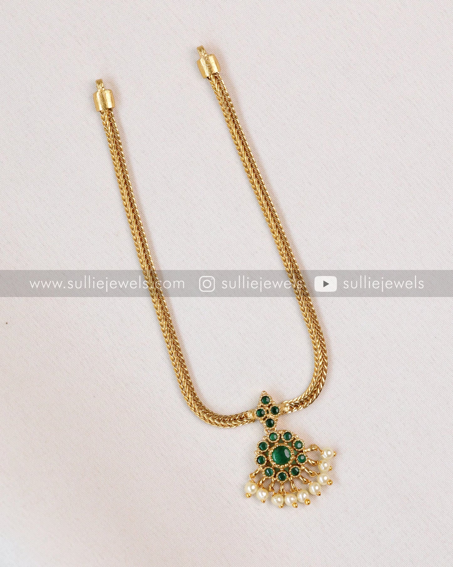 Traditional Attigai Green Stone Choker with Earring