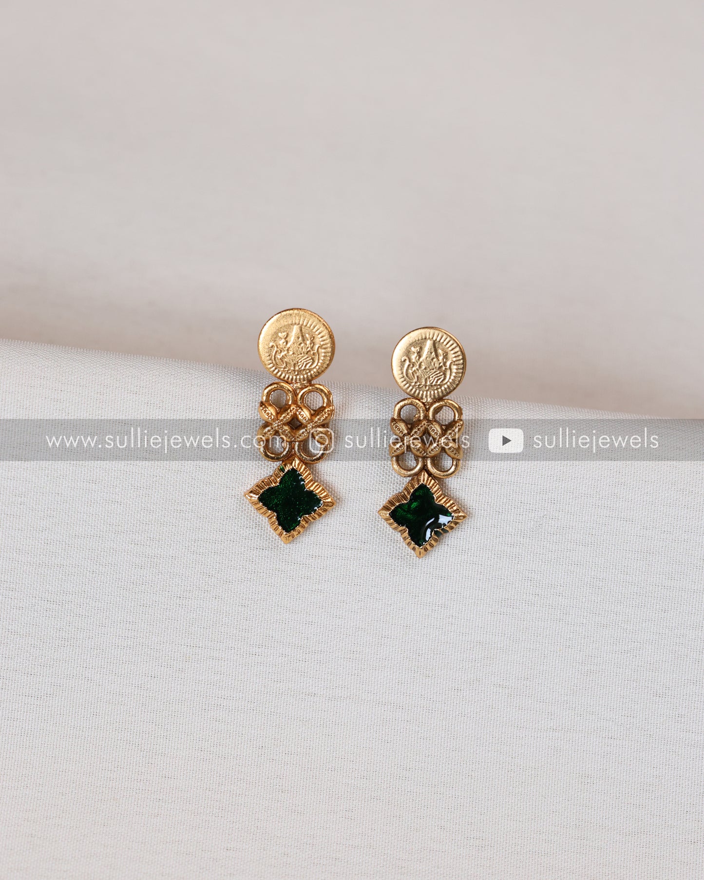 Sullie Basic - Coin & Palakka Choker / Necklace with Stud