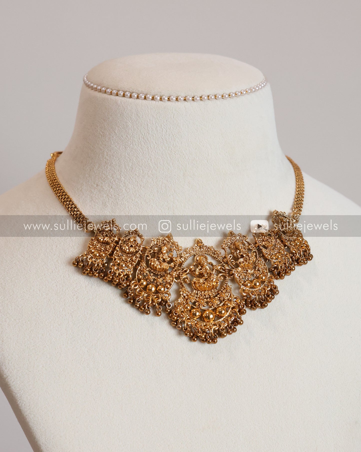 Sullie Basic - Goddess Gold Necklace / Choker with Stud