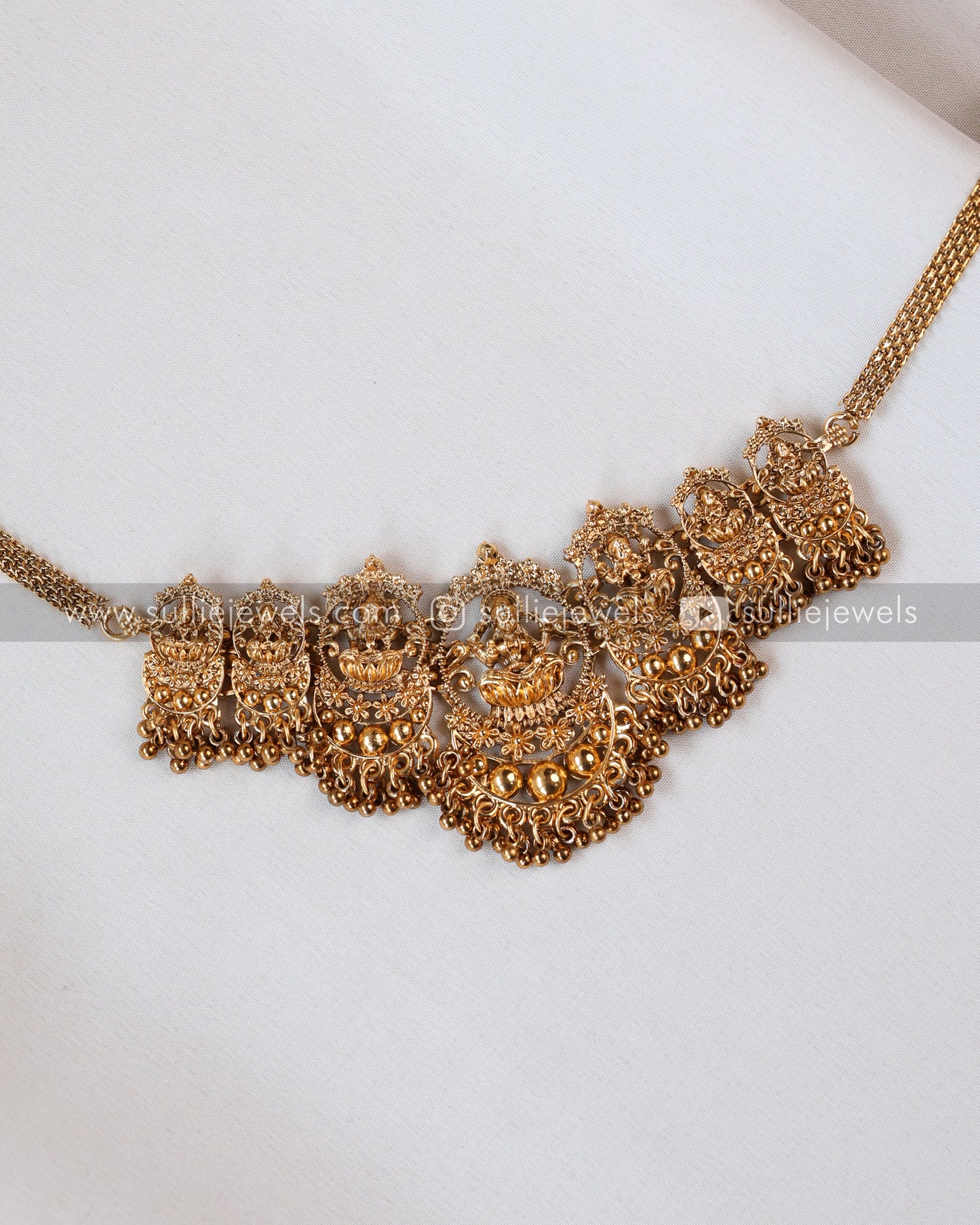 Sullie Basic - Goddess Gold Necklace / Choker with Stud