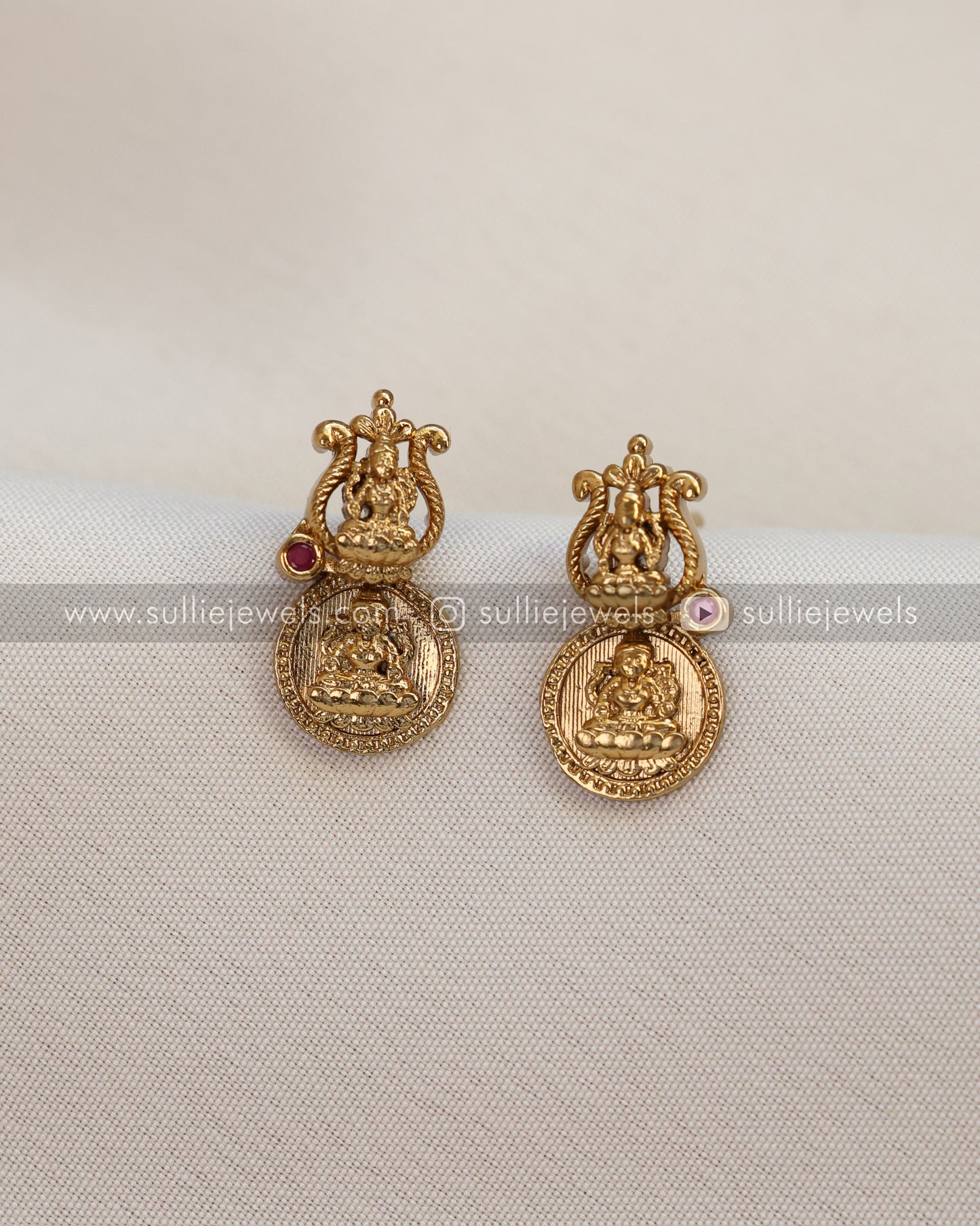 Antique Detailed Coin Necklace / Kashumaala with Stud
