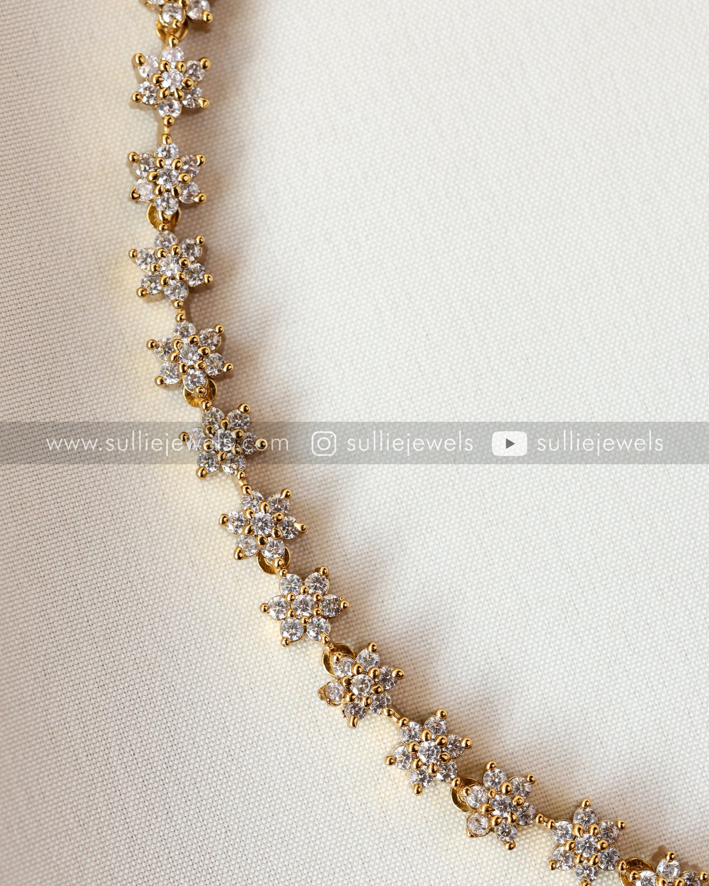 Minimal Diamond Flower Necklace with Earring