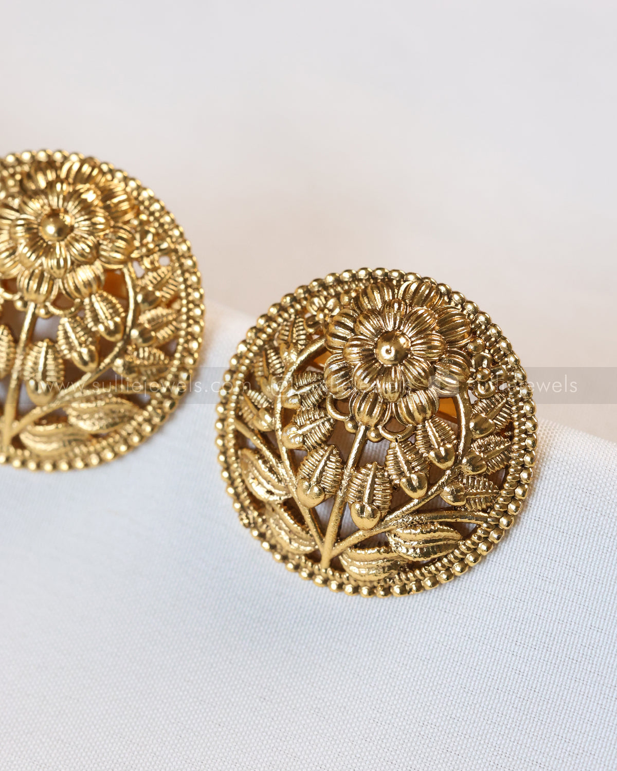 E1265 - Gold Floral Design Round Stud