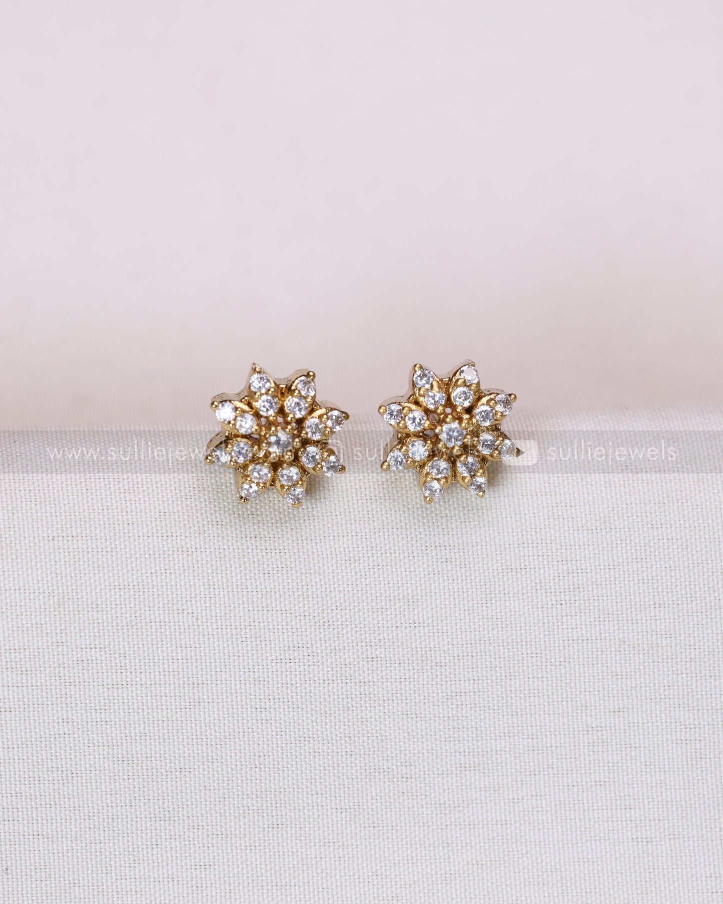 363 - Diamond Lookalike Flower Leaf Necklace Set