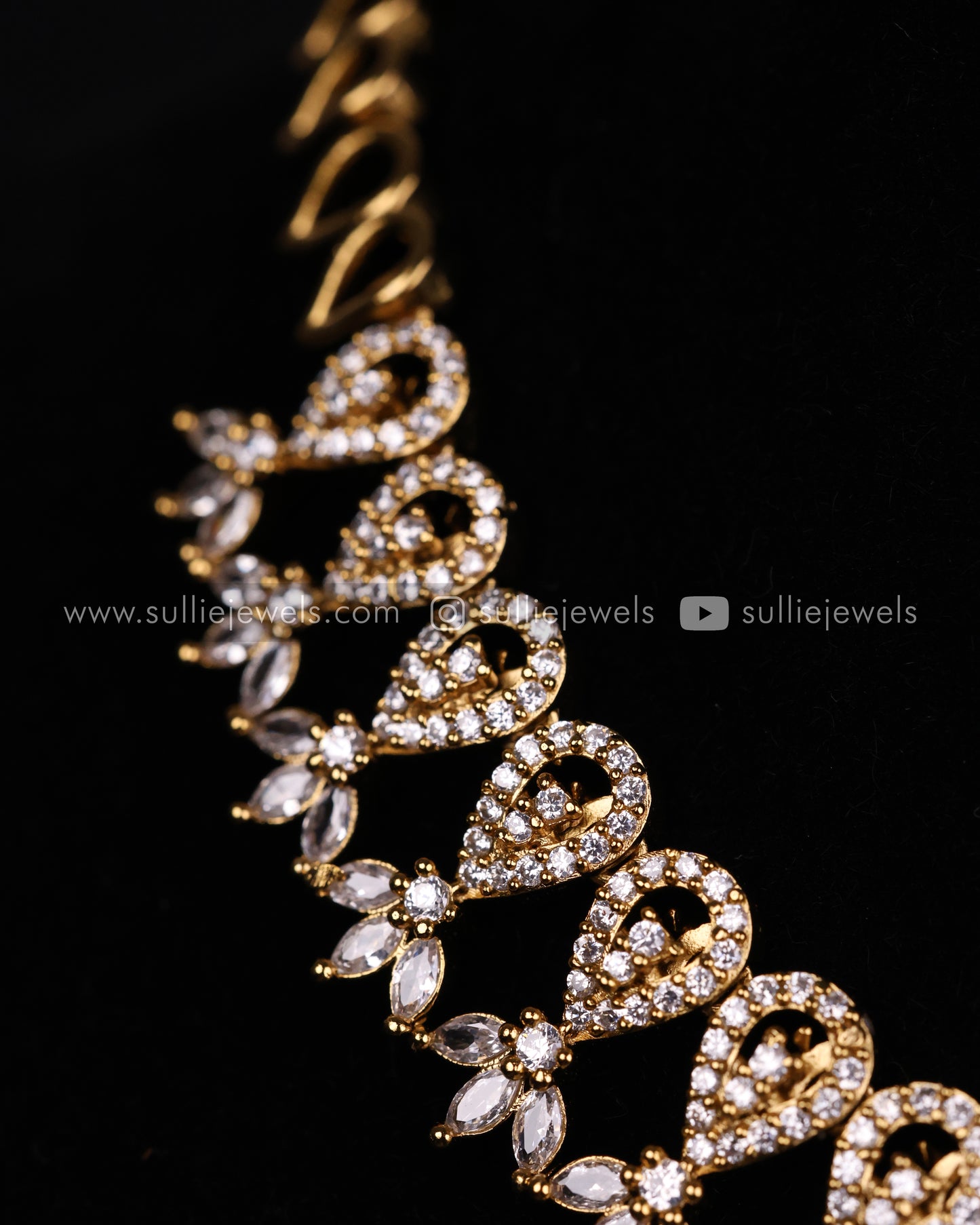 Diamond Lookalike Necklace Set