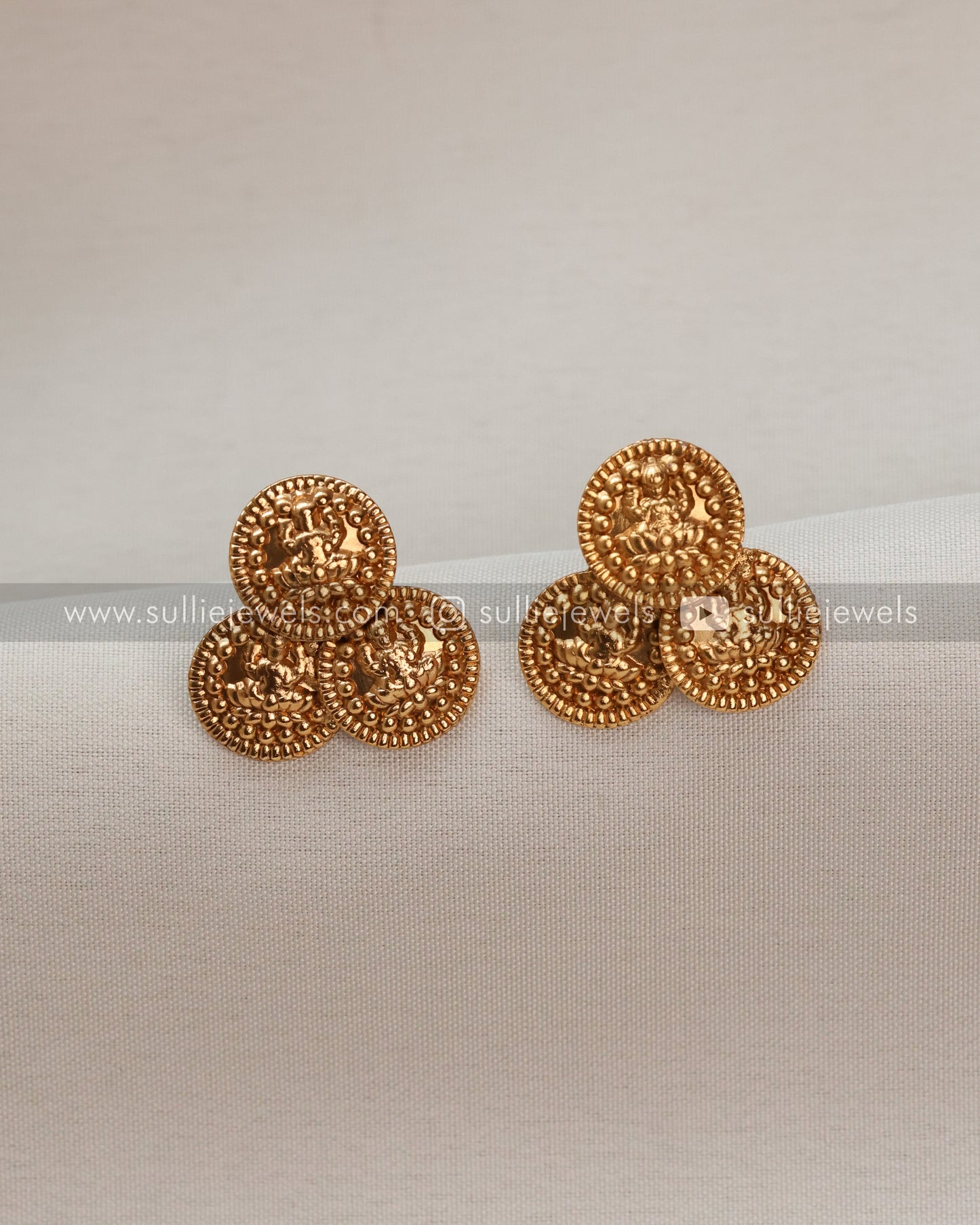 Lakshmi Coin Pearl Necklace with Stud