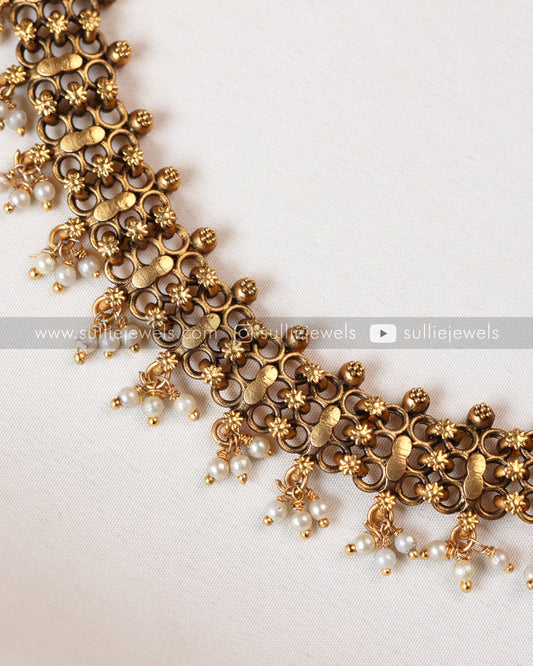 Sullie Basic - Antique Gold & Pearl Interlock Necklace with Stud