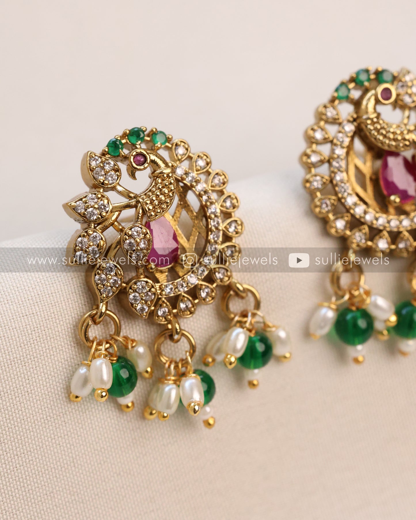 Peacock Stone Hasli with Pearl drops and Earring