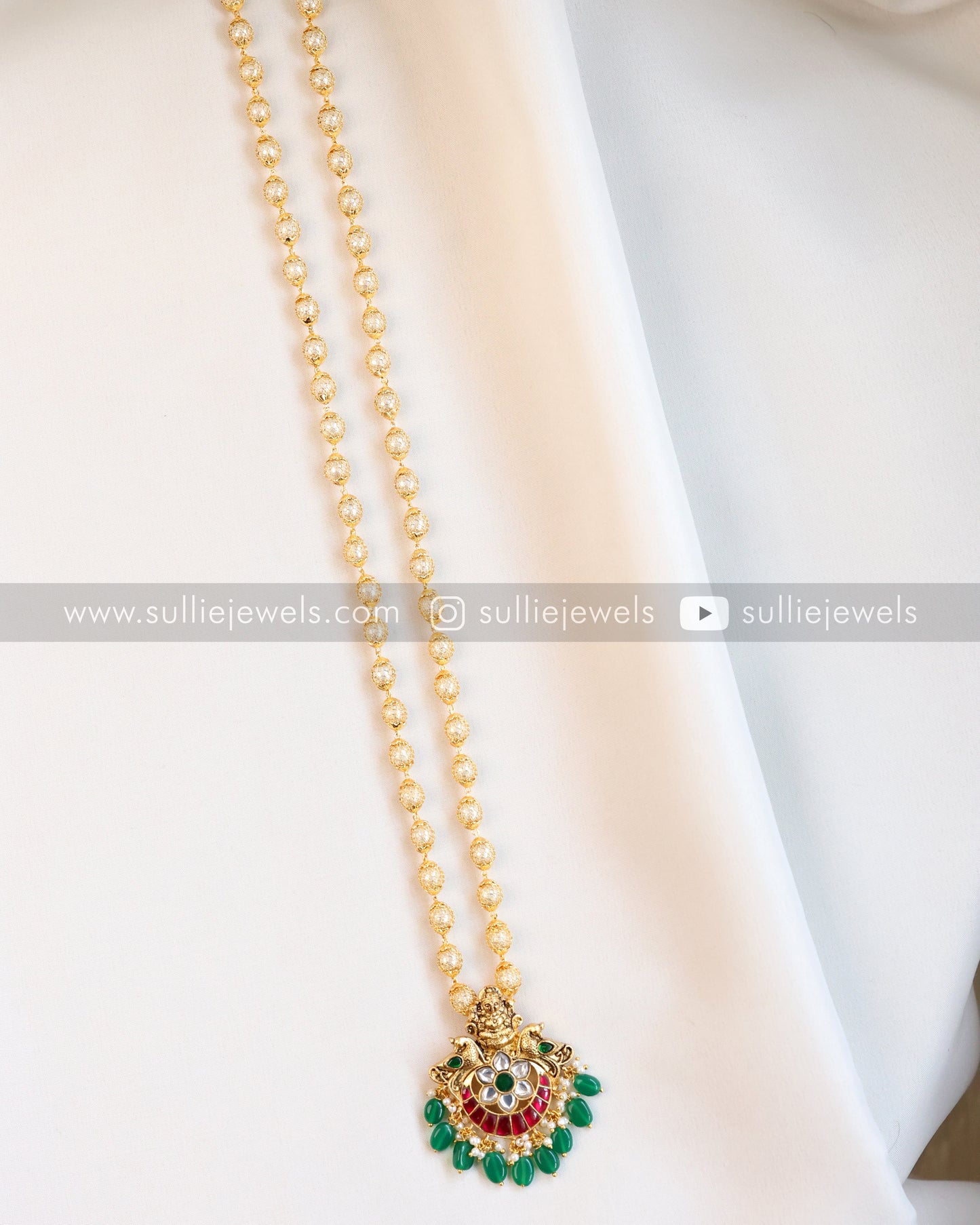 Gold Meshed Pearl Chain with Lakshmi Kemp Pendant