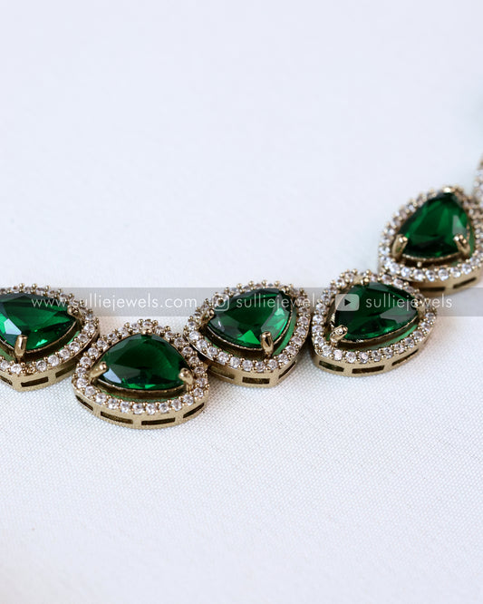 Premium Triangular Emerald Stone Necklace Set