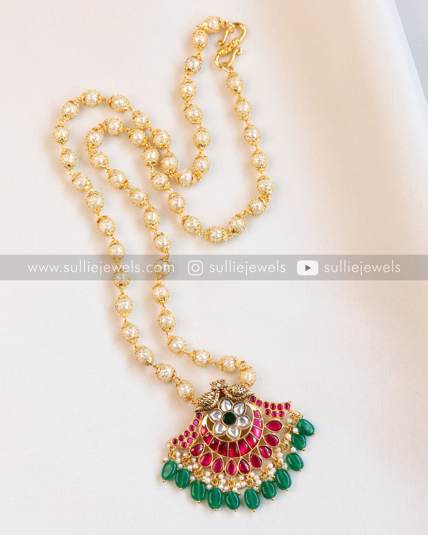 Gold Meshed Pearl Chain with Kemp Pendant - No Idol
