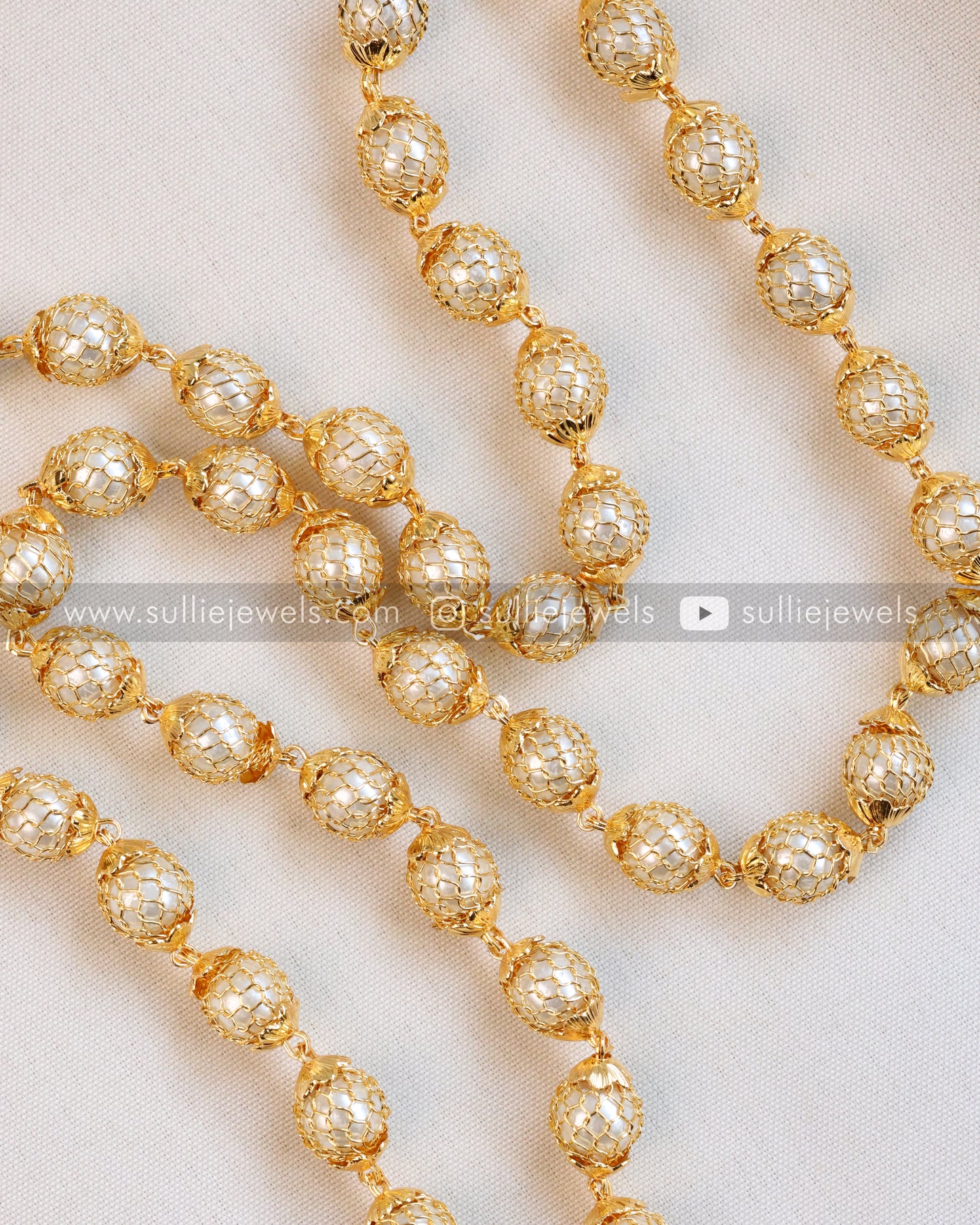 Gold Meshed Pearl Chain with Lakshmi Kemp Pendant