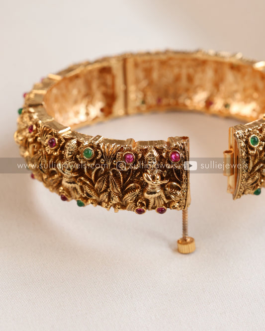 Goddess Detail Gold Screw Kada Bangle