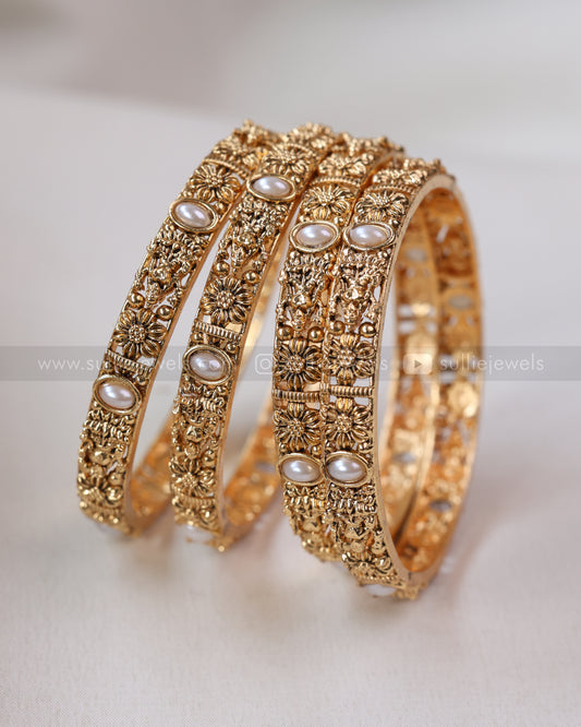 9068 - Sullie Basic - Floral Lakshmi Pearl Bangle - Set of 4