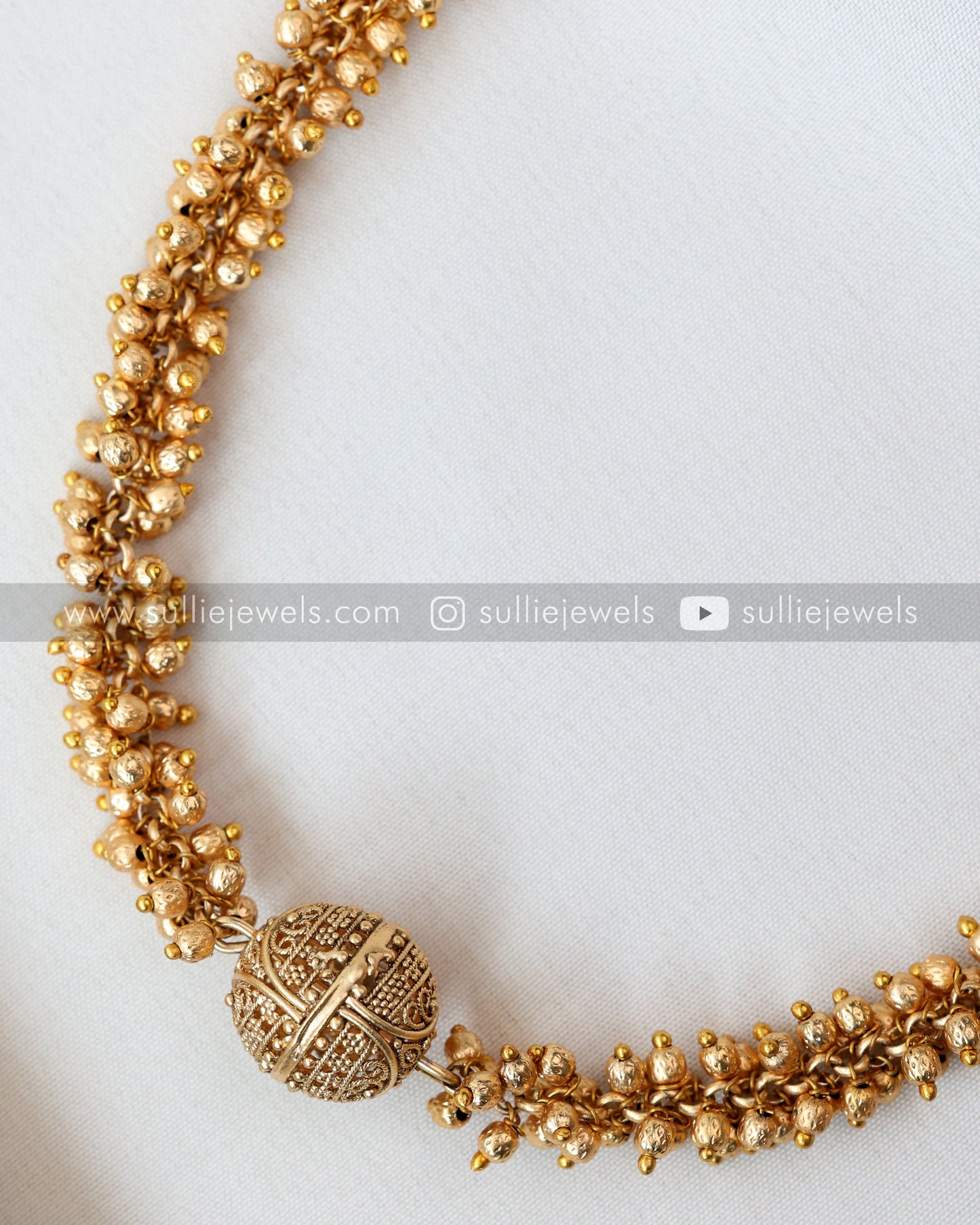 Sullie Basic - Golden Sphere Choker / Necklace with Stud