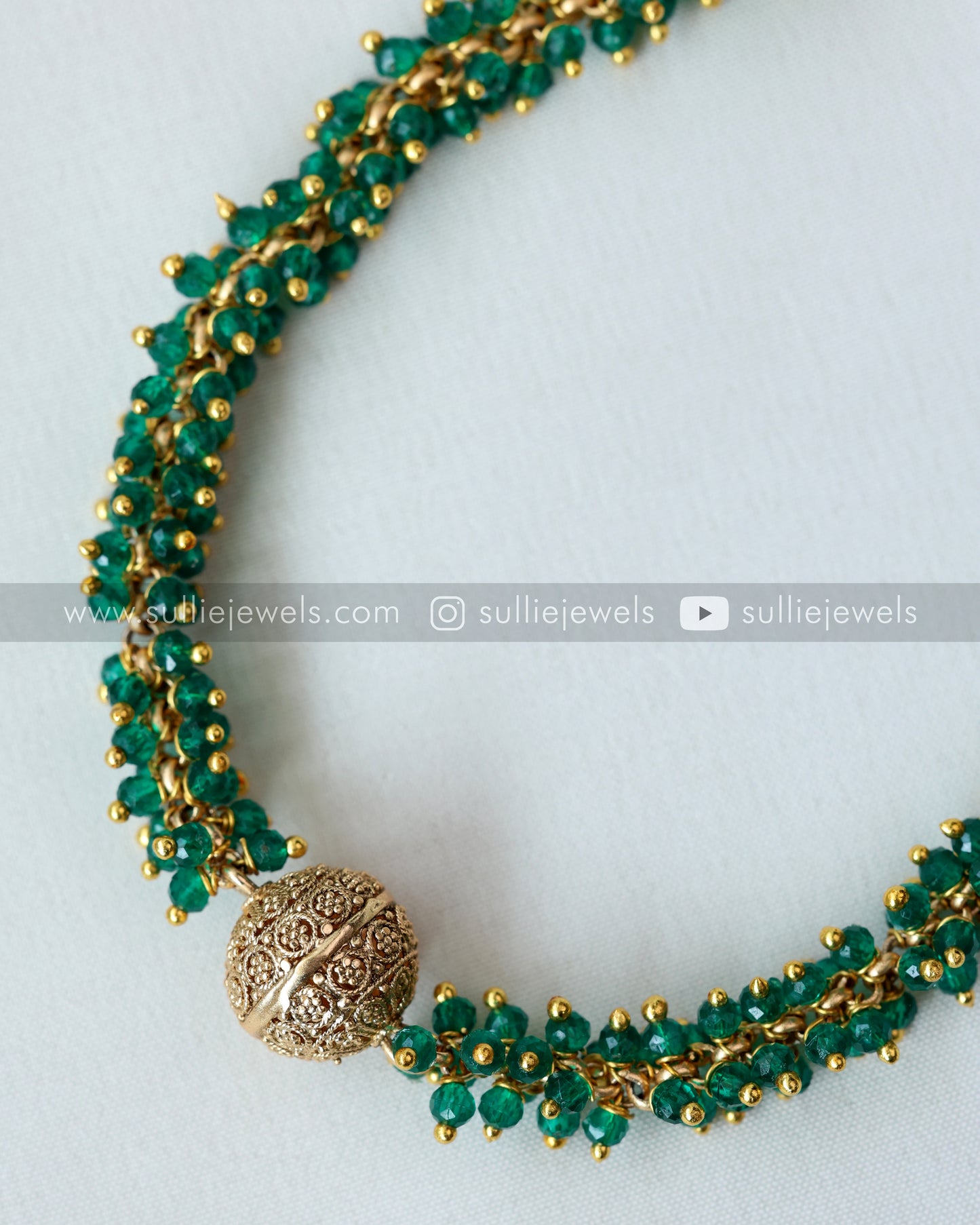 Sullie Basic - Golden Sphere Choker / Necklace with Stud