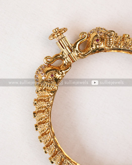 Elephant Gold Designer Screw Openable Bangle