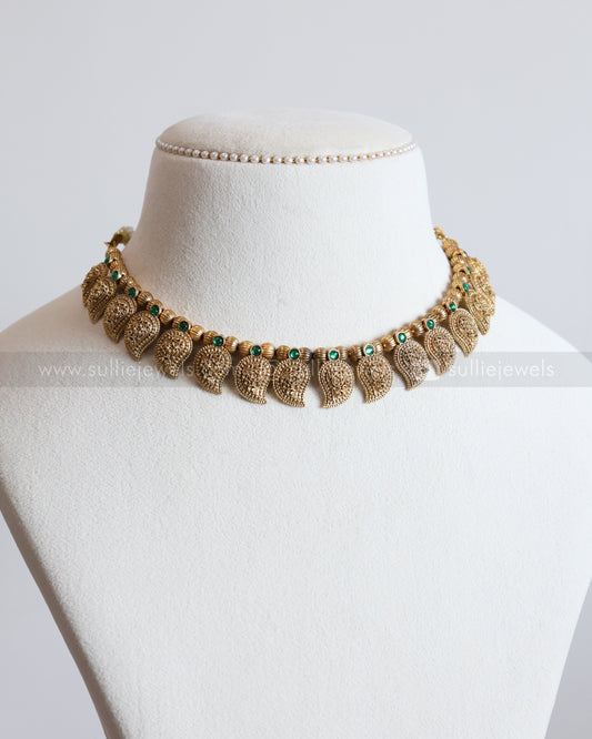 3724 - Sullie Basic - Green Gold Mango Necklace with Stud